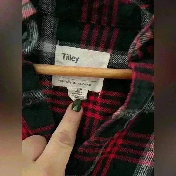 Tilley endurable plaid flannel shirt size small red black  cotton - Picture 3 of 7